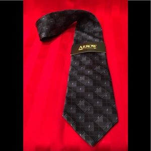 Men’s Necktie Arrow
